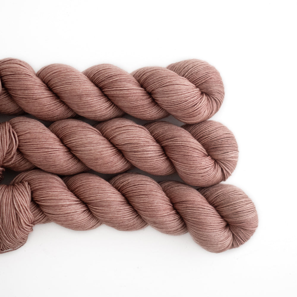 Withered Rose | Merino Fingering